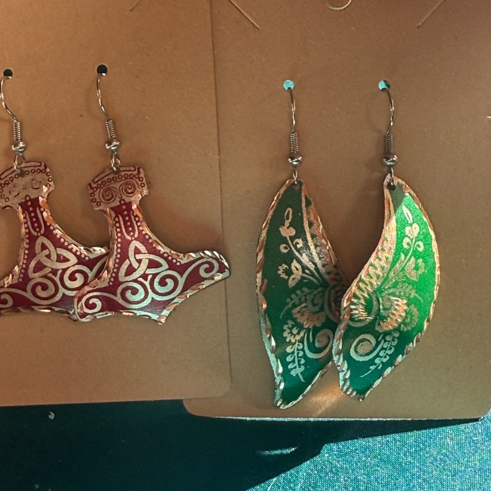 Elegant Red and Green Earrings Set From Iceland‎